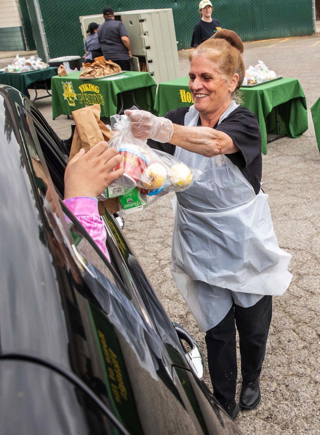 Kern County Schools May Be Out But The Meals Keep Coming News Bakersfield Com