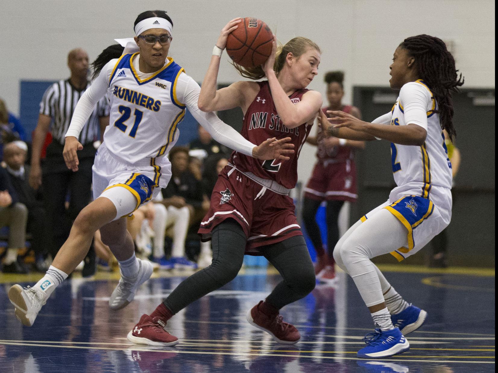 Csub Women S Basketball Jumps Into First Place In Wac Standings
