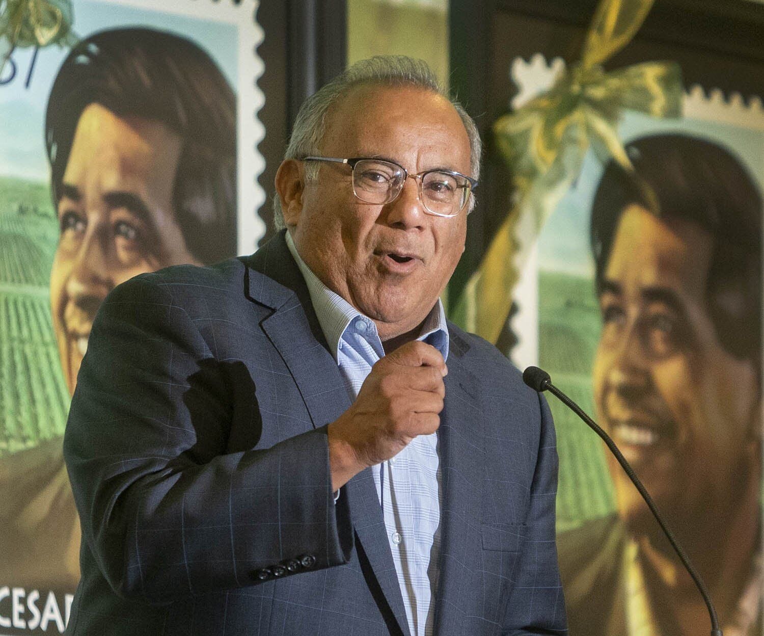 news picture from title