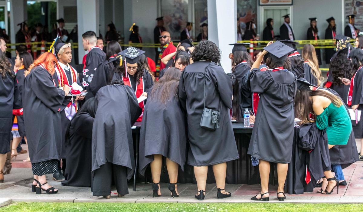 PHOTO GALLERY Bakersfield College graduation Multimedia