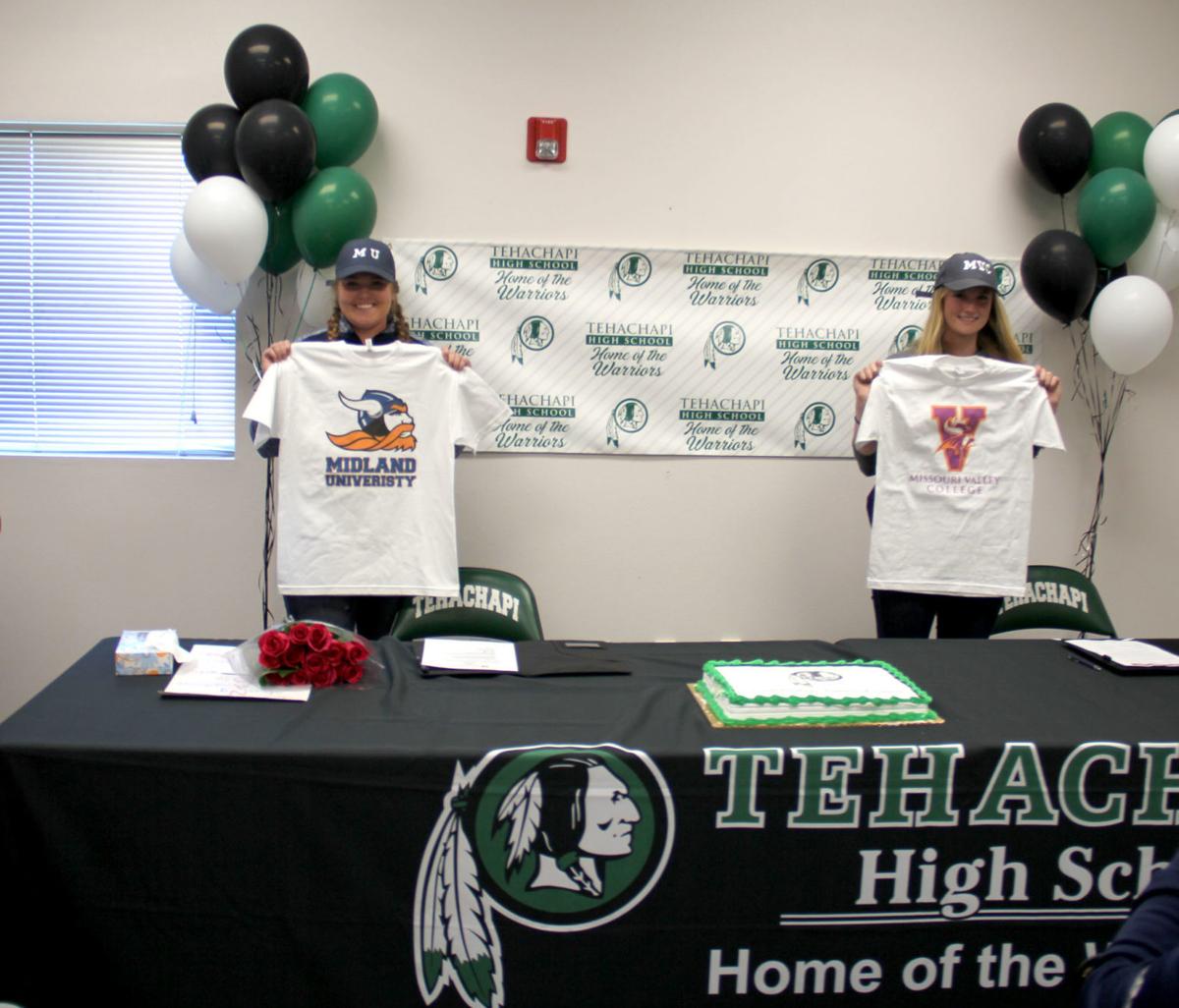 National Signing Day Seniors From Tehachapi Independence And East Sign Sports Bakersfield Com