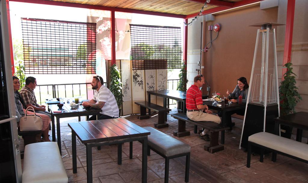 Pete Tittl Sushi Spot Gets A New Look But Quality Remains News Bakersfield Com