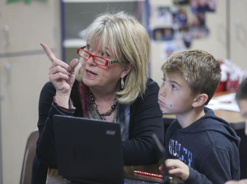 FEATURED TEACHER: Pat Dufresne, Ronald Reagan Elementary School teacher, packs up her classroom final time ... - The Bakersfield Californian