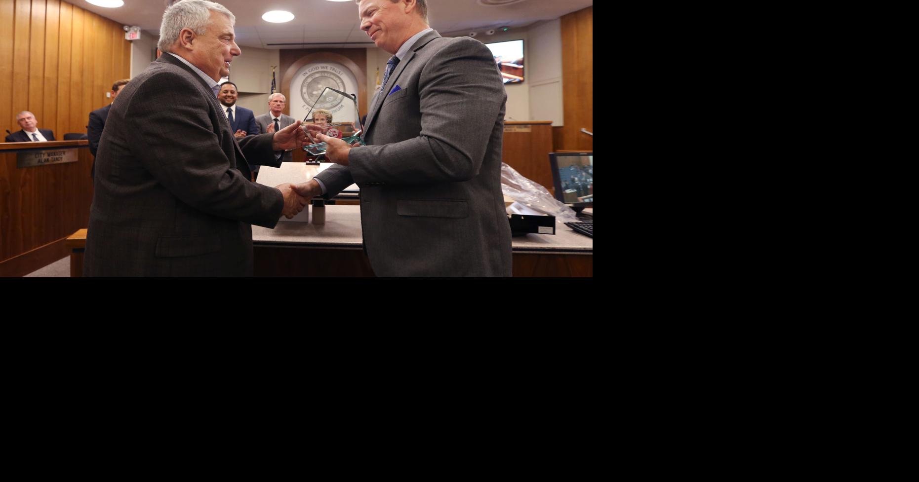 Bakersfield bids goodbye to City Manager Alan Tandy after 27 years ...