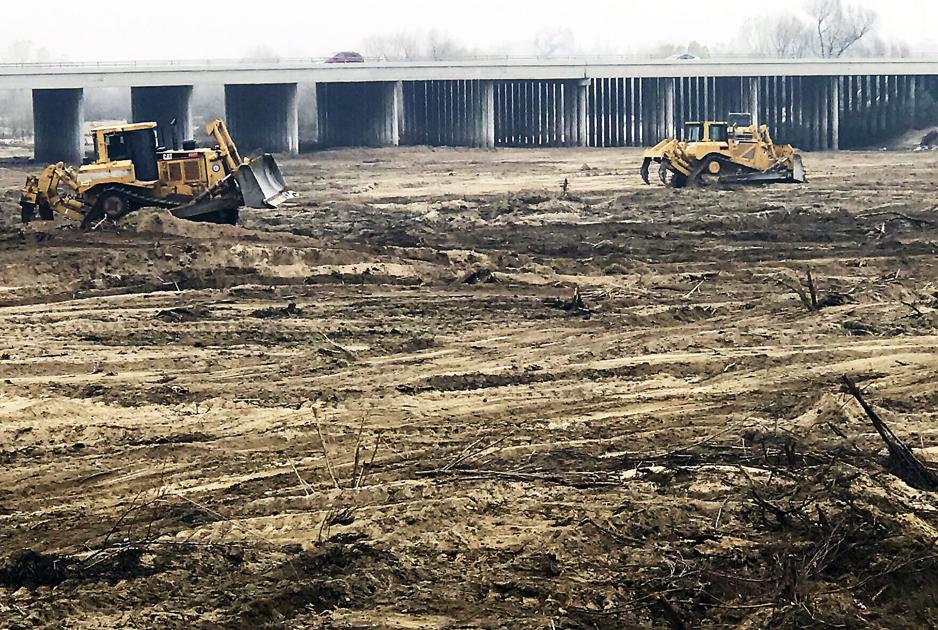 Bulldozers in the riverbed at near Park at River Walk raise hackles, concerns - The Bakersfield Californian
