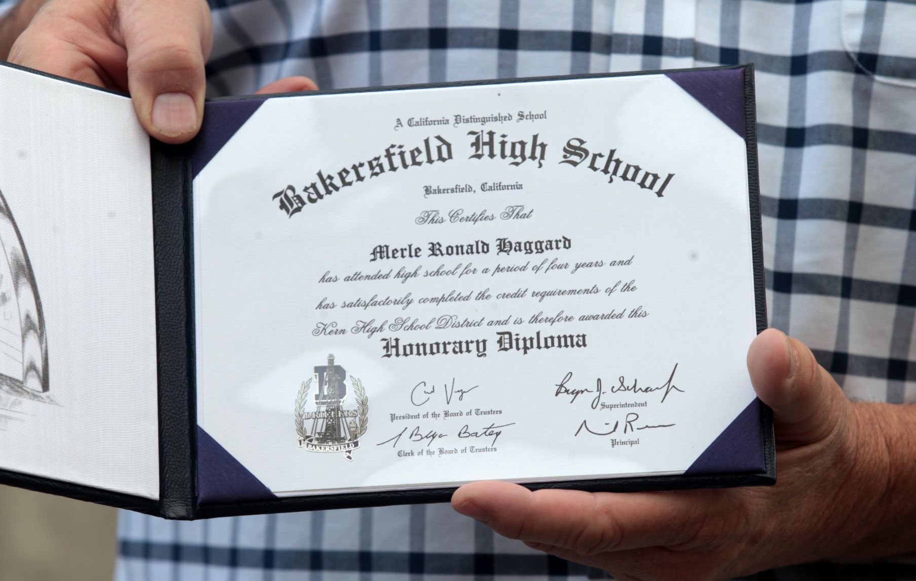 merle haggard finally gets that high school diploma news honorary high school diploma