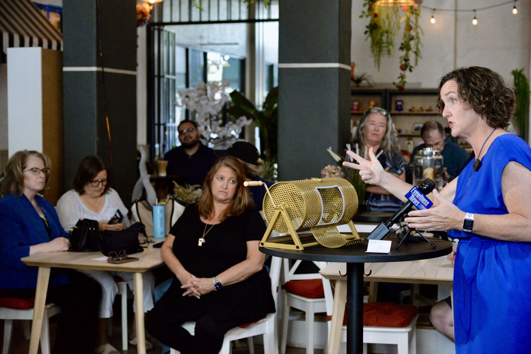 news picture from title