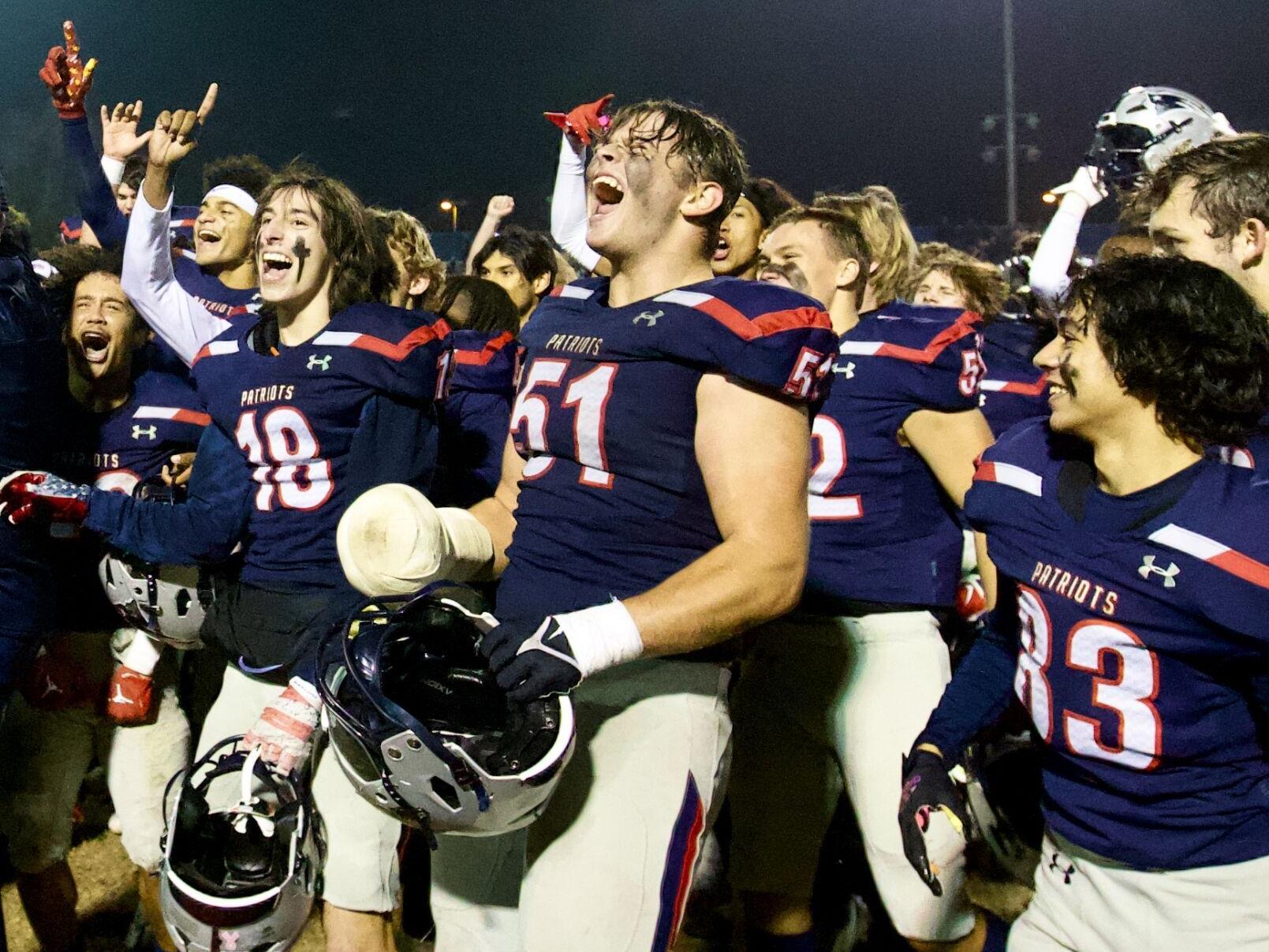 Liberty football goes back-to-back with title win over Fresno-San Joaquin Memorial | Sports | bakersfield.com Liberty football goes back-to-back with title win over Fresno-San Joaquin Memorial | Sports | bakersfield.com