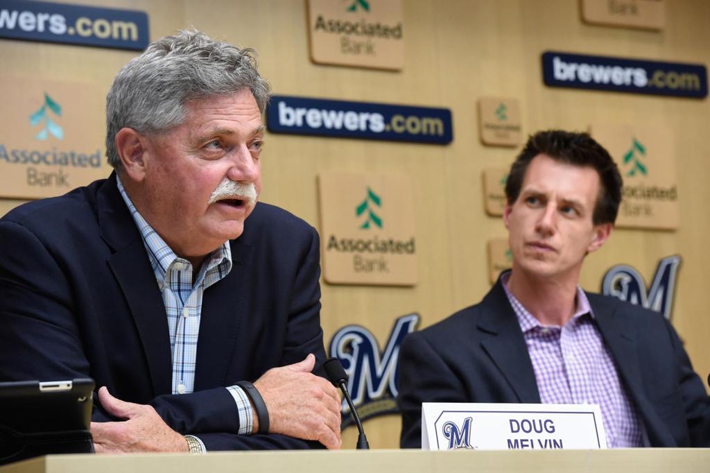 Baseball notes: Milwaukee Brewers hire Craig Counsell as manager - Los  Angeles Times