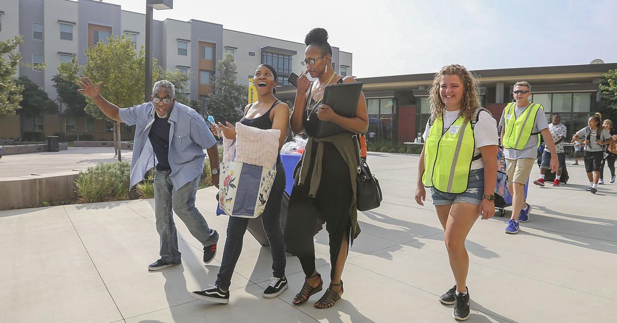 New CSUB students move into dorm rooms | News | bakersfield.com