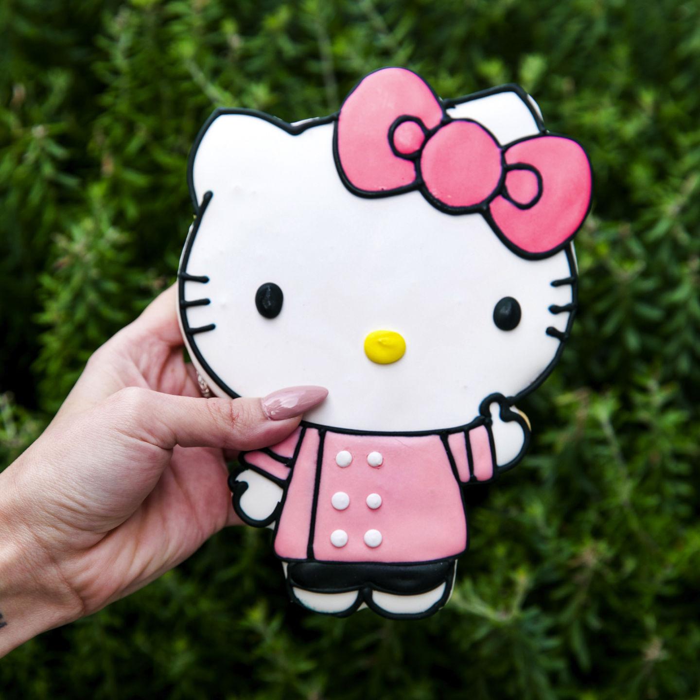 Hello Kitty Cafe: Truck returning to San Diego