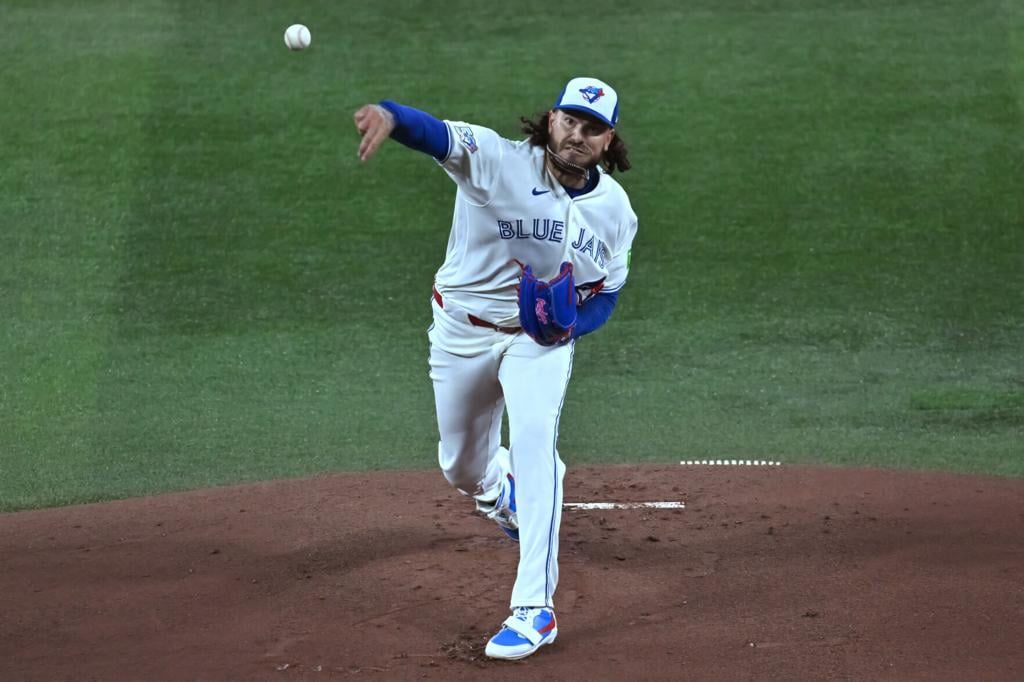 New Blue Jays RHP Cody Ponce carted off in 3rd inning of debut, leaves with  right knee discomfort | Sports | bakersfield.com