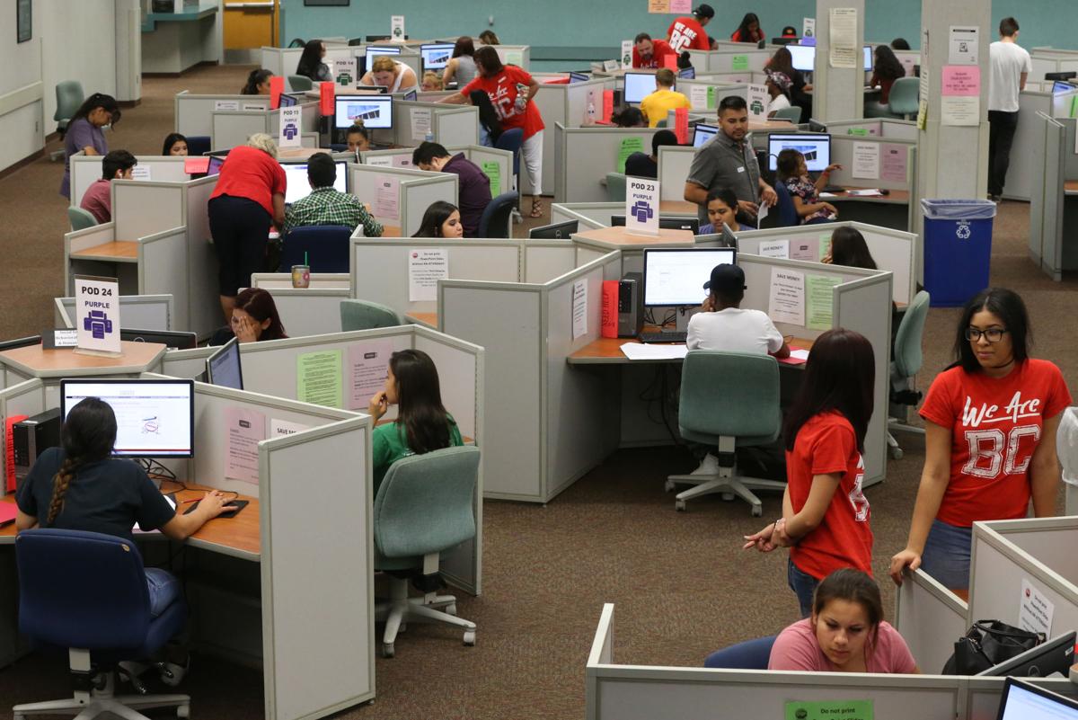 Registration Rocks event attracts lastminute students Education