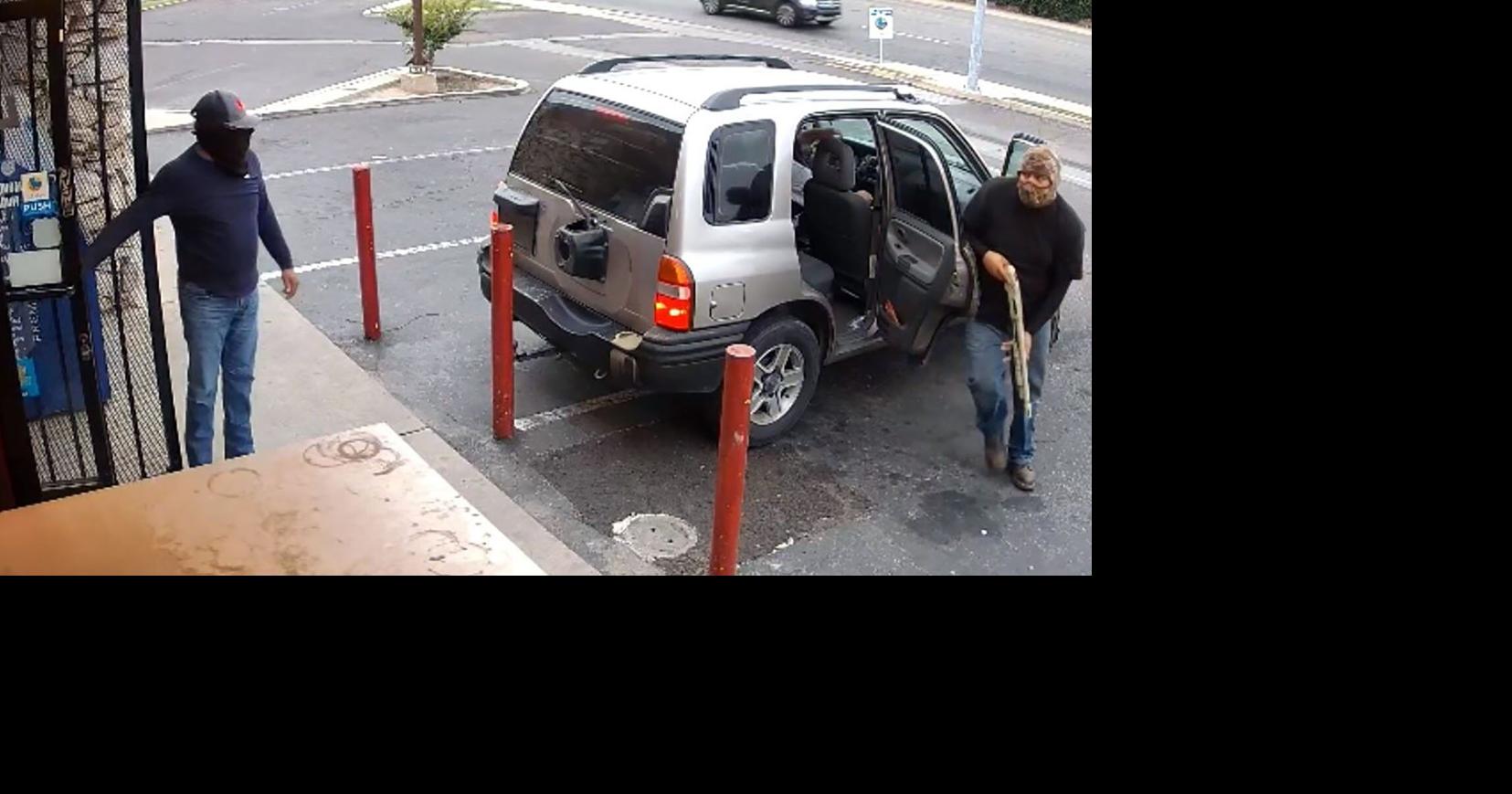 3 arrested in liquor store robbery, police say