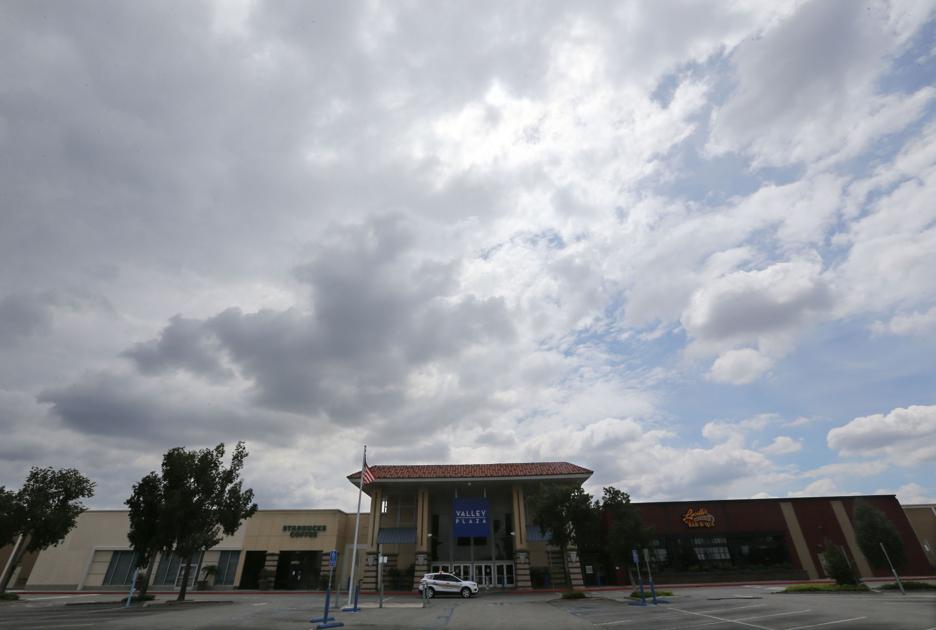 Valley Plaza Mall to reopen Saturday Breaking