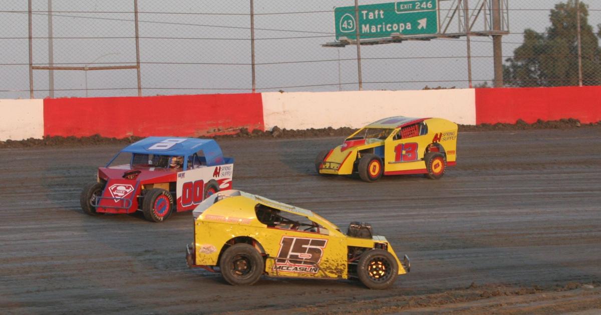 Kcrp Raceway Re-worked dirt track makes KCRP debut | Sports | bakersfield.com