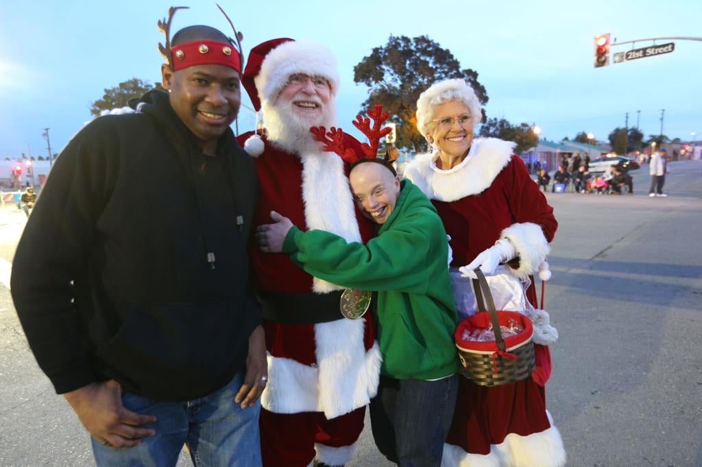 Bakersfield Christmas Parade 2021 Bakersfield Christmas Parade Returns Downtown On Dec 2 Entertainment Bakersfield Com