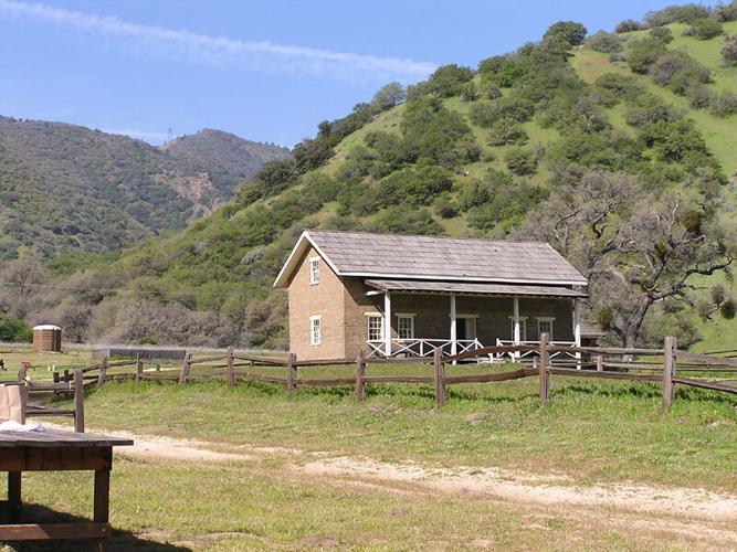 Fort Tejon State Historic Park Parking