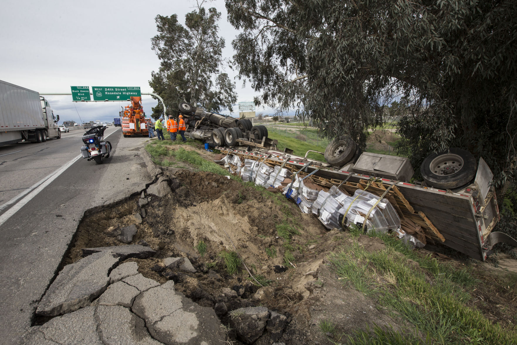 Crash On Highway 99 Sends Big Rig Down Embankment, CHP Says | Breaking ...