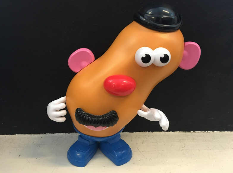 Mr potato. Mr Potato head игрушка. Potato head болтливый дружок. Мистер картофель из истории игрушек. Мистер потейто торт.