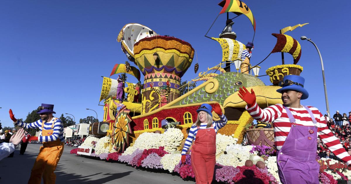 Float Singer PHOTO GALLERY: 130th Rose Parade boasts floral floats, singer Chaka ...