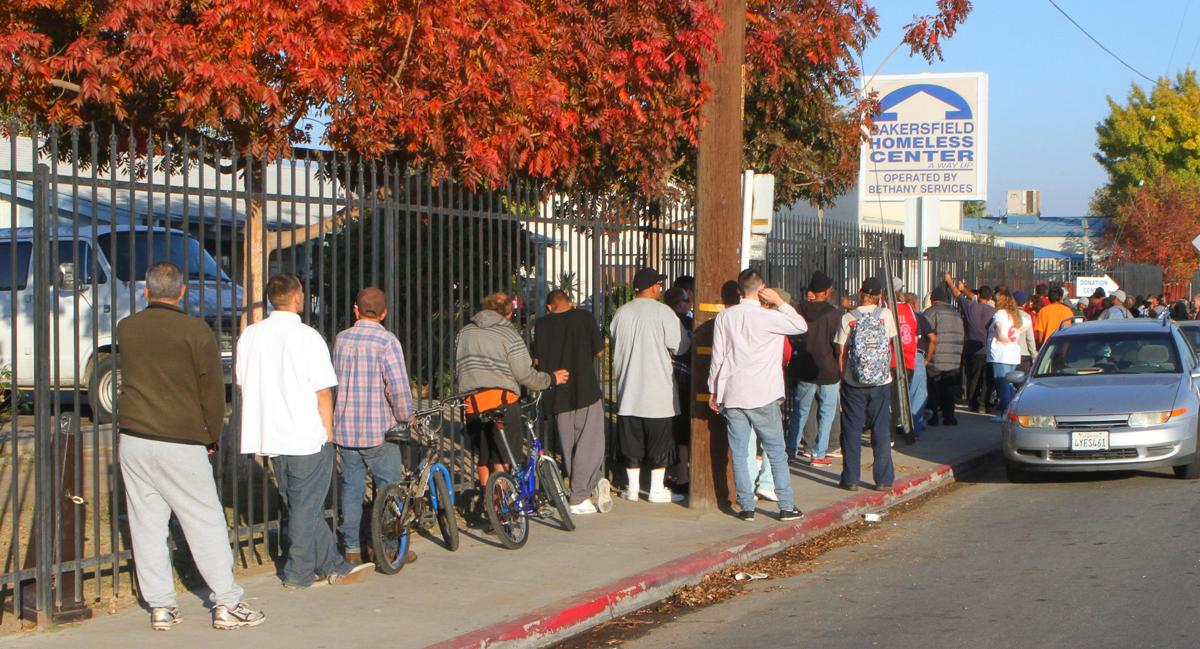 Bakersfield Homeless Center offers Thanksgiving meal to those in need Bakersfield Homeless Center offers Thanksgiving meal to those in need