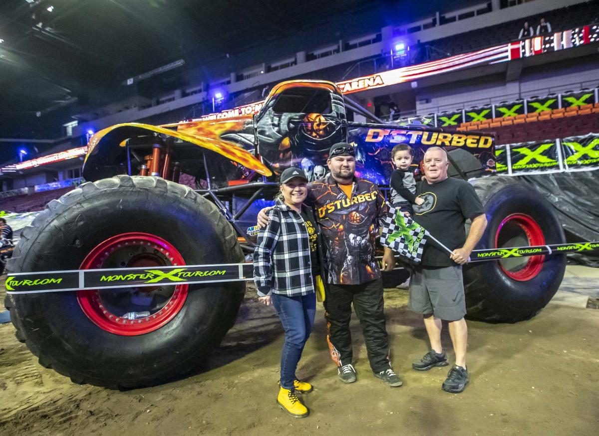 Monster X Tour Truck01
