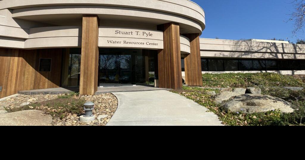 LOIS HENRY Powerful Kern water agency ousts longtime legal counsel