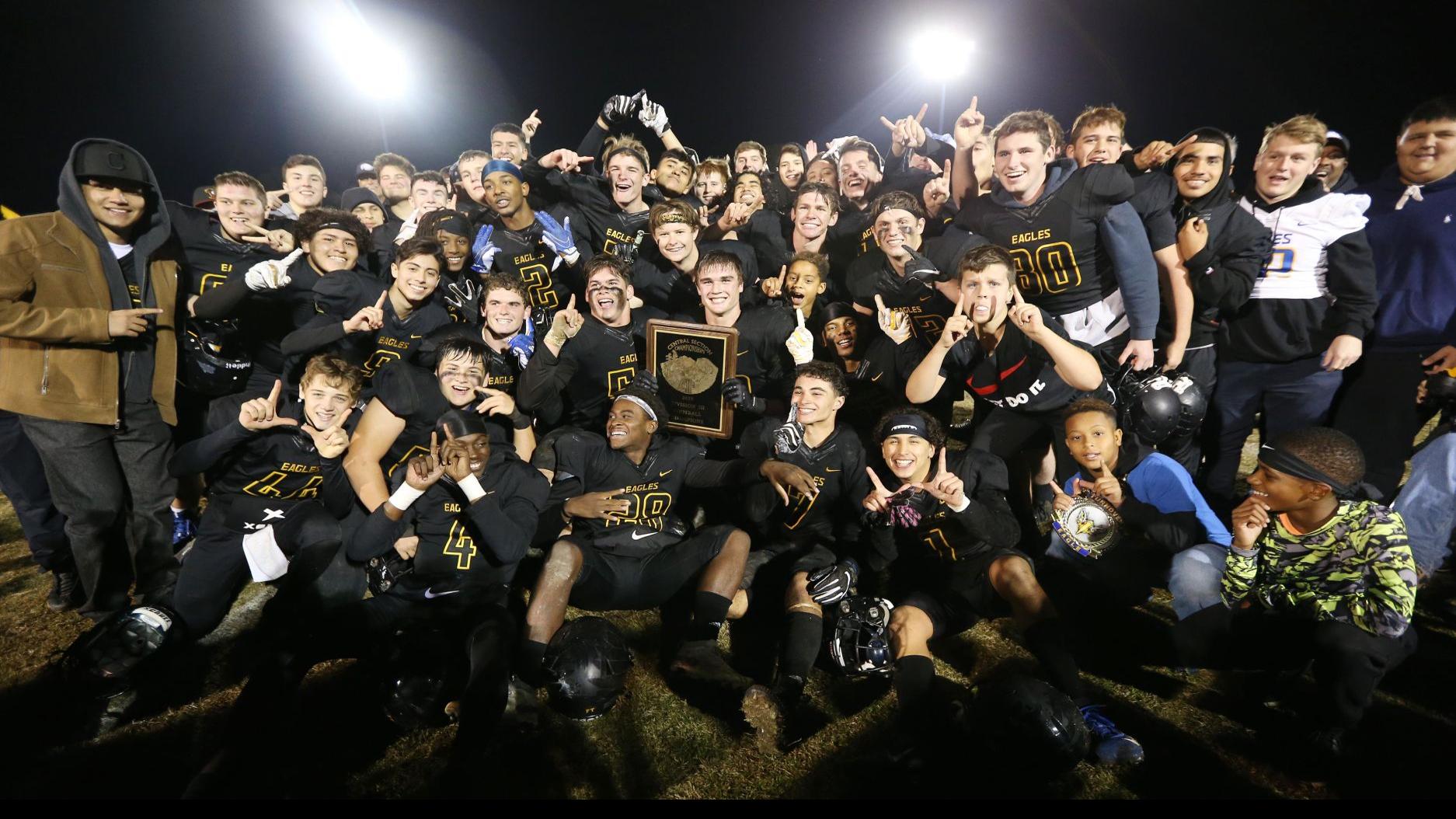 Photo Gallery Bchs Rolls To Central Section Football Championship