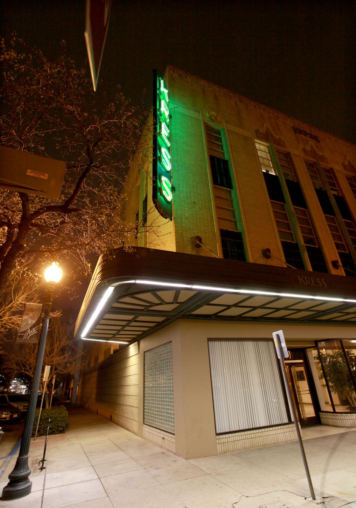 PHOTO GALLERY Vintage neon signs of Bakersfield