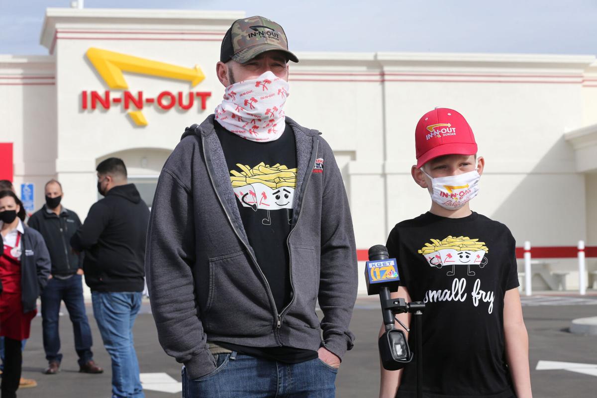 New In N Out Attracts Loyal Customers On Opening Day Food Bakersfield Com