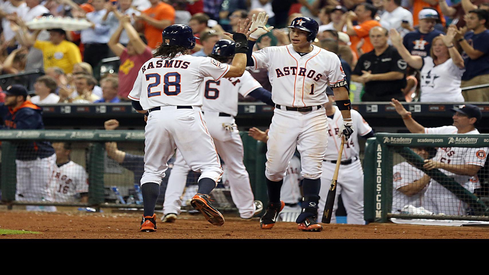 Astros rally to beat Angels, tie for AL West lead