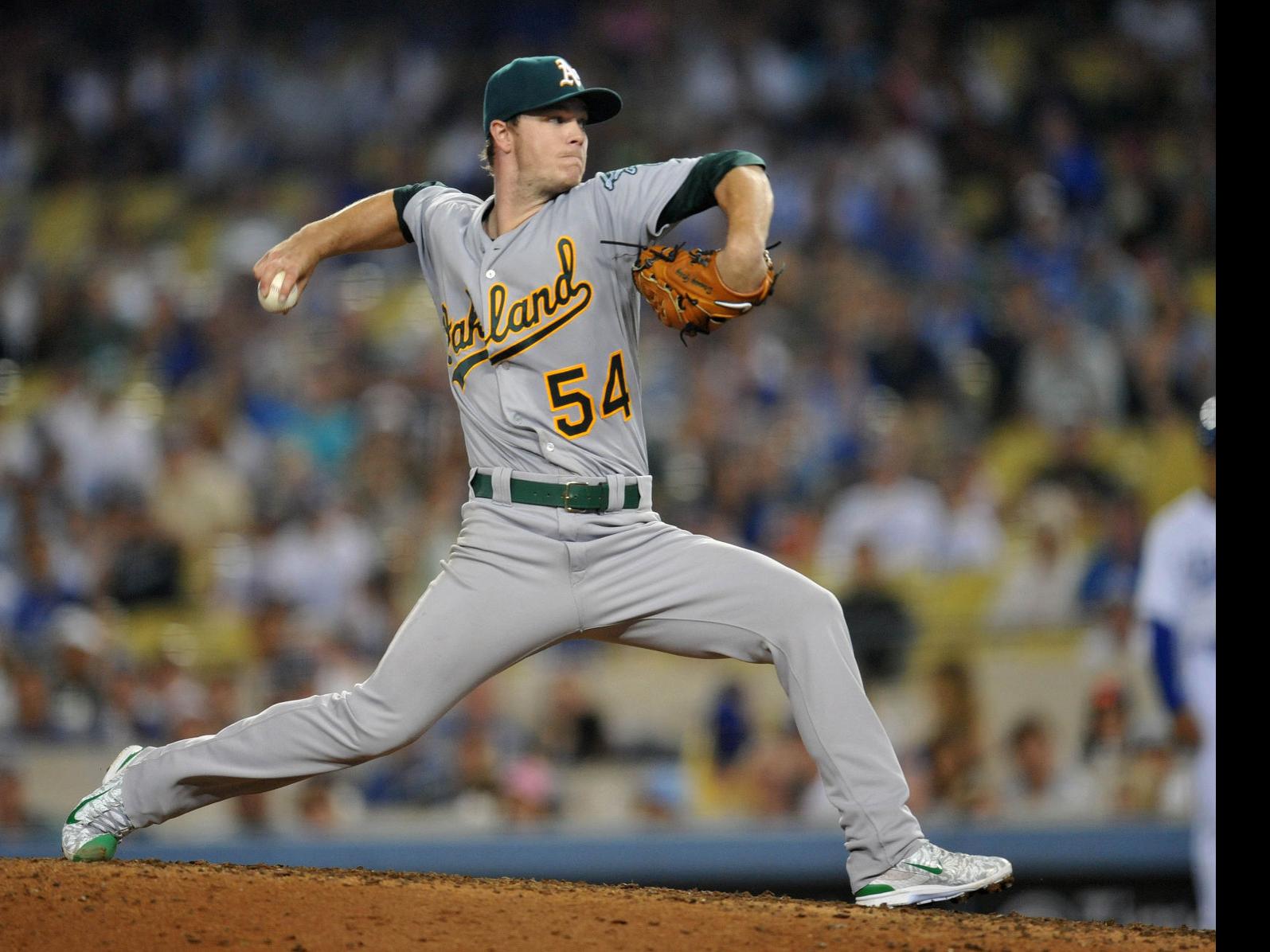 Manaea pitches 7 scoreless innings to end skid against Dodgers as