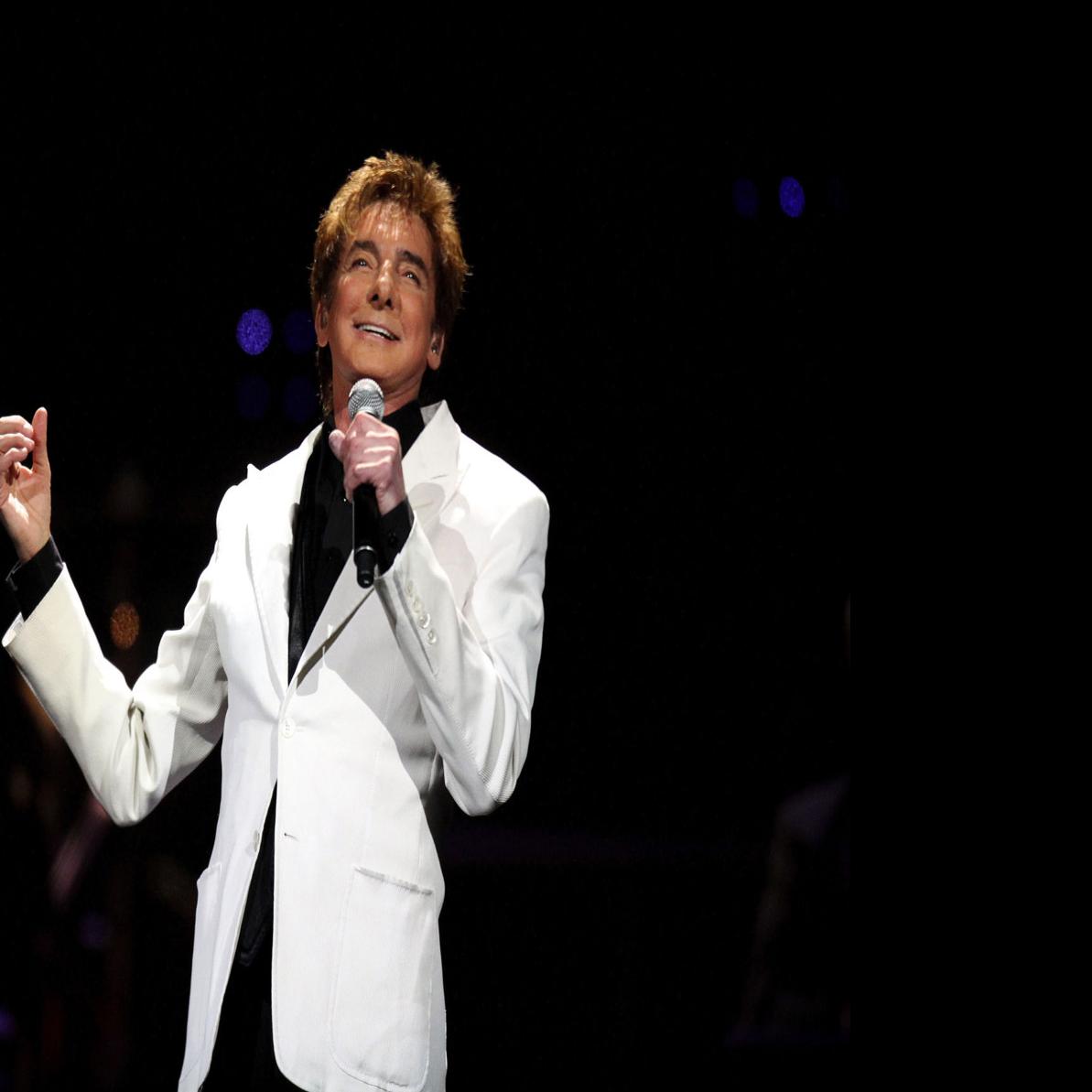 Barry Manilow Still Making The World Sing News Bakersfield Com