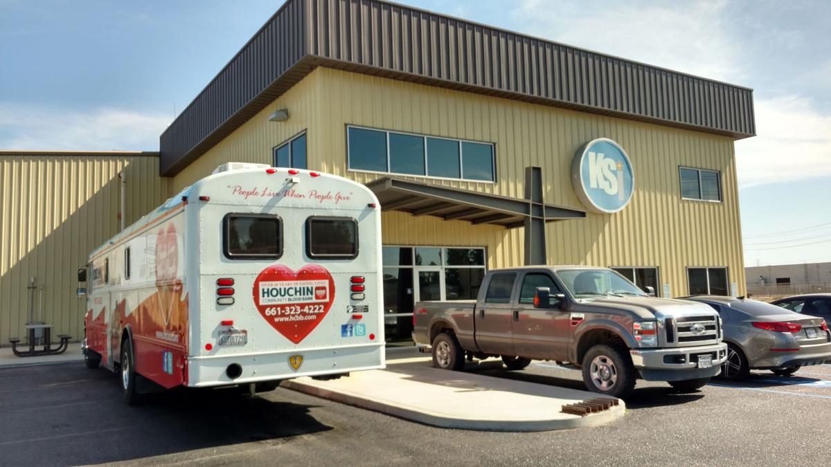 Ks Industries Rolls Up Sleeves To Support Blood Bank Kern Business Journal Bakersfield Com