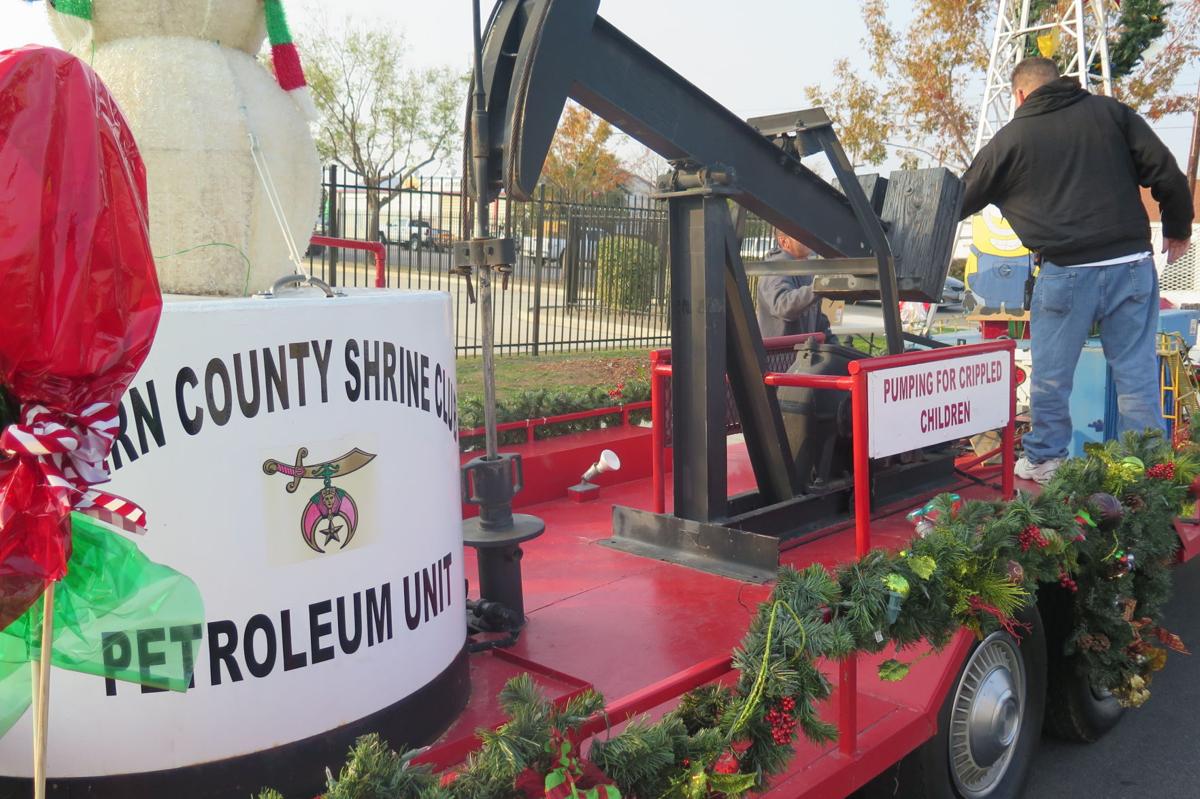 Bakersfield 34th Annual Christmas Parade Floats Multimedia