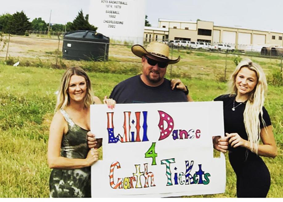 Photo Gallery Garth Brooks Coming To The Crystal Palace Entertainment Bakersfield Com