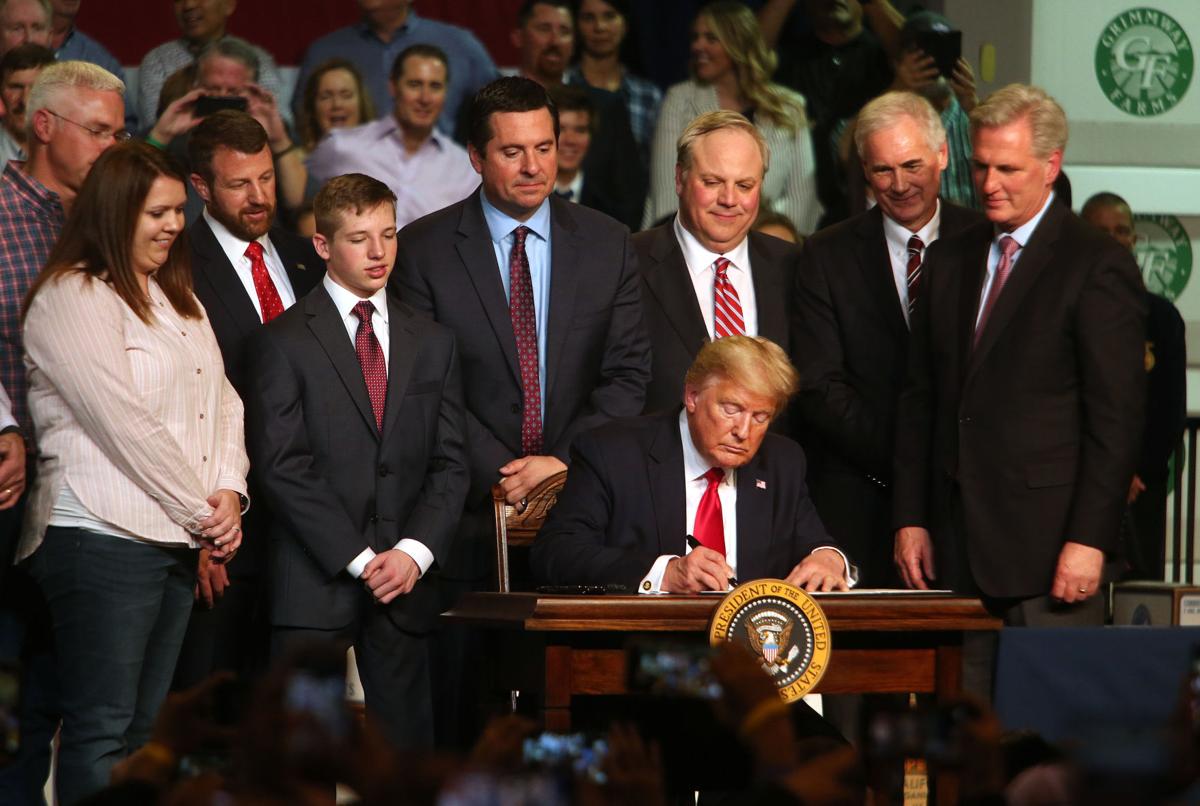 Photo Gallery President Trump Visits Bakersfield Multimedia Bakersfield Com