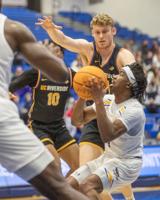 Roadrunnners rout UCR 80-56