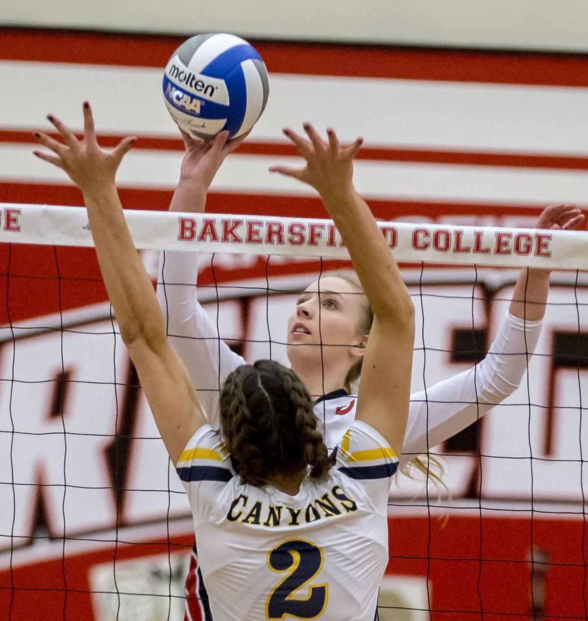 Renegades win 13th straight, capture outright WSC volleyball title