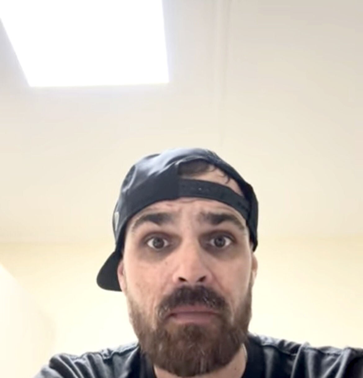 news picture from title