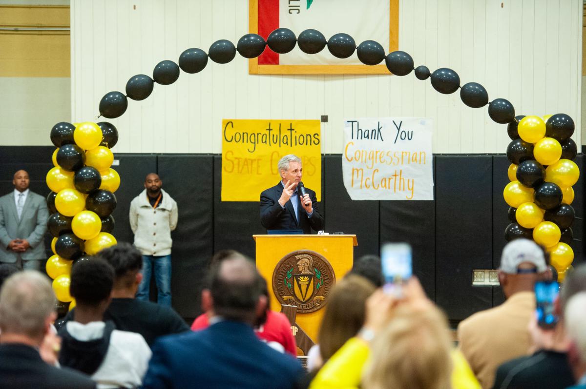 PHOTO GALLERY: Congressman Kevin McCarthy visits Foothill ...