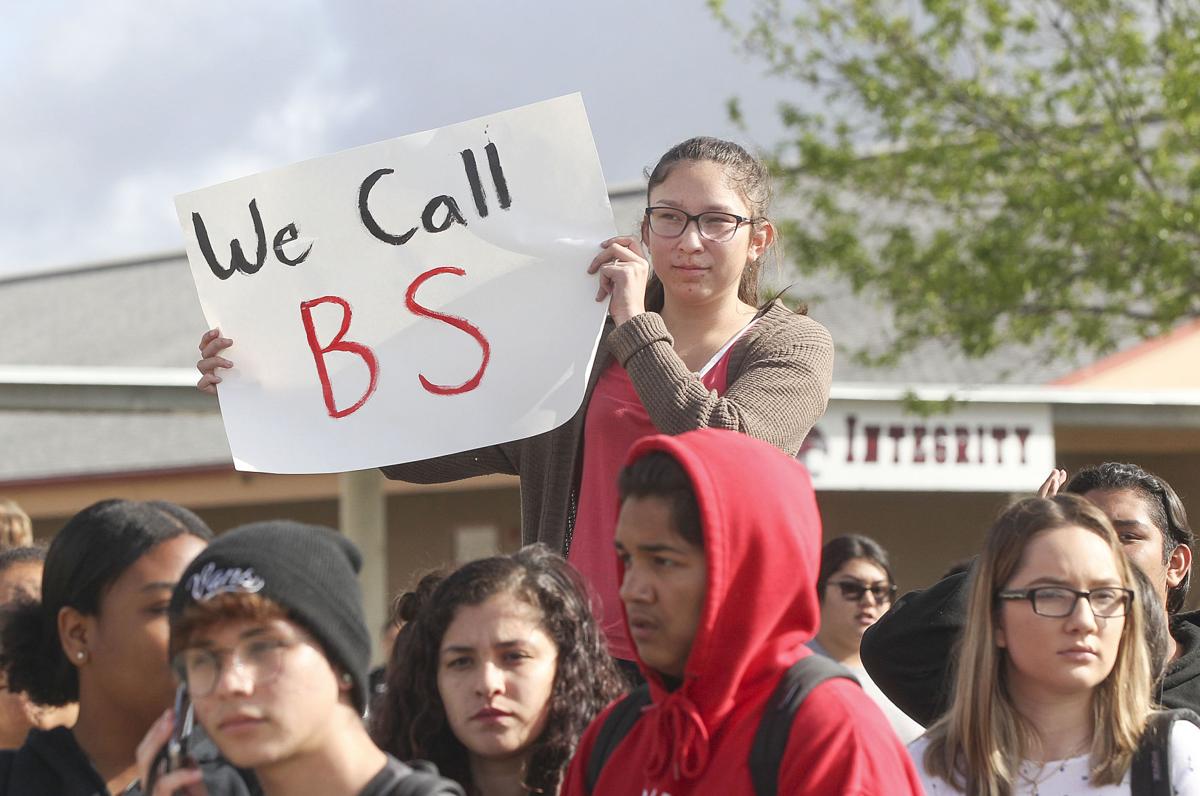 At Independence High, a solemn show of solidarity for Florida shooting victims Education