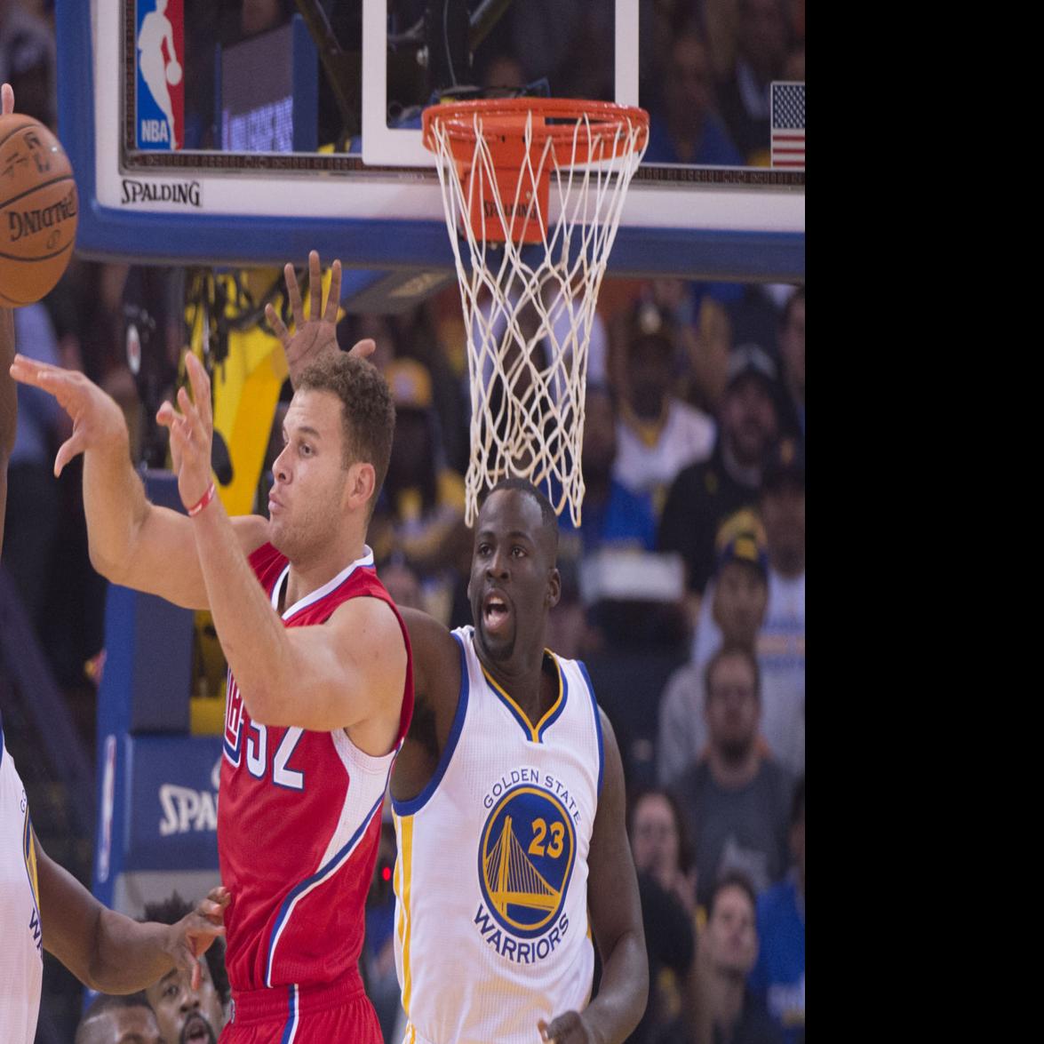 Los Angeles Clippers Elton Brand drives for 2 of his 40 points