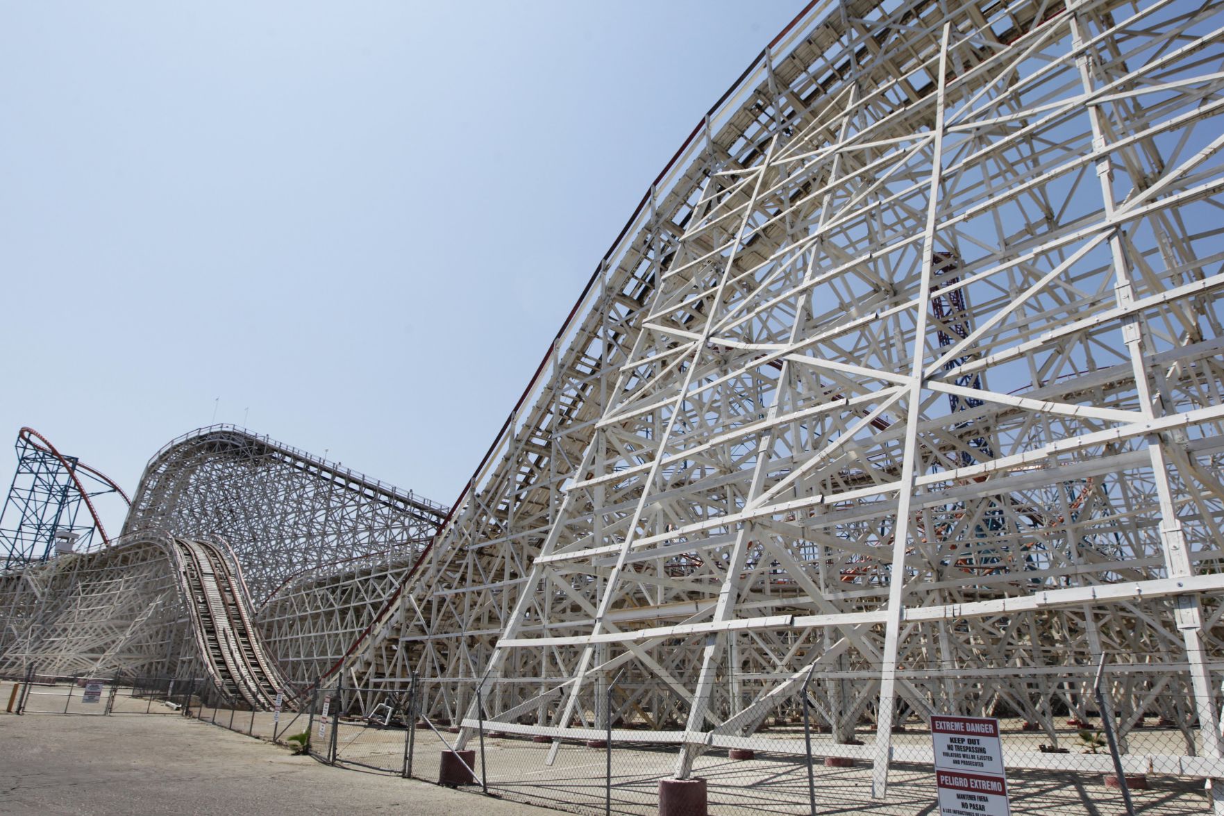 Riders say goodbye to colossal So Cal coaster News bakersfield