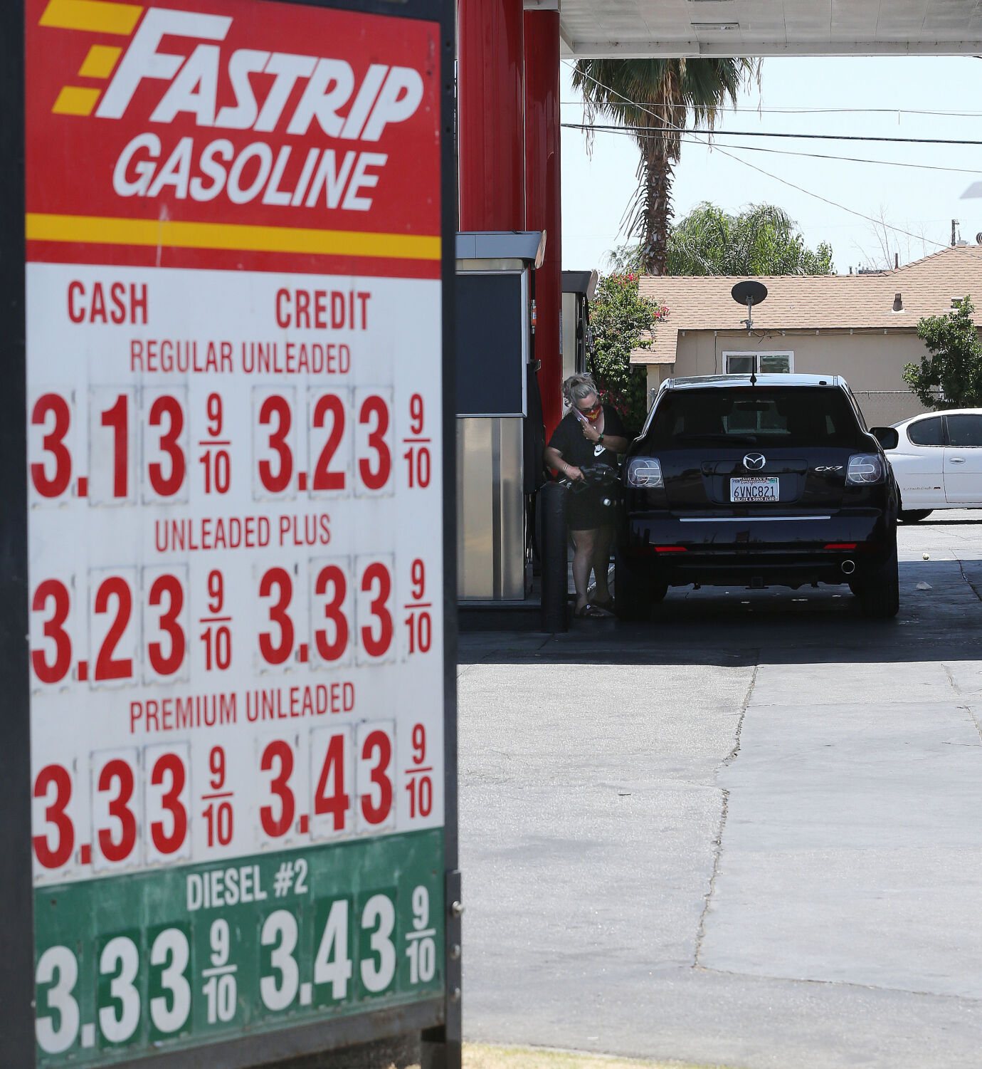 Filling stations at 34th and Q streets offer Bakersfield s