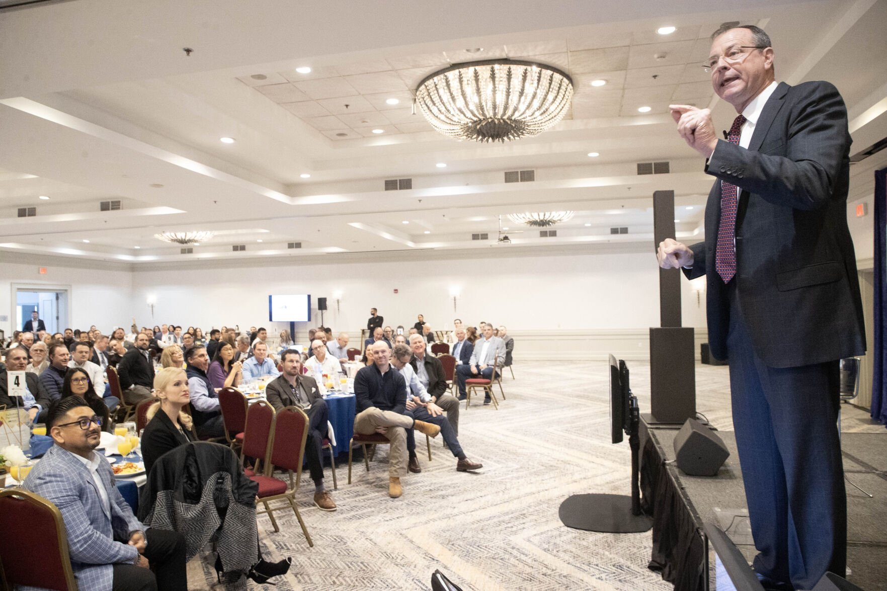 bakersfield.com - John Cox - Hope reigns at real estate forecast, even as dim spots persist