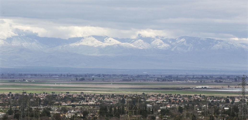 PHOTO GALLERY Snowfall on mountain ranges surrounding Bakersfield