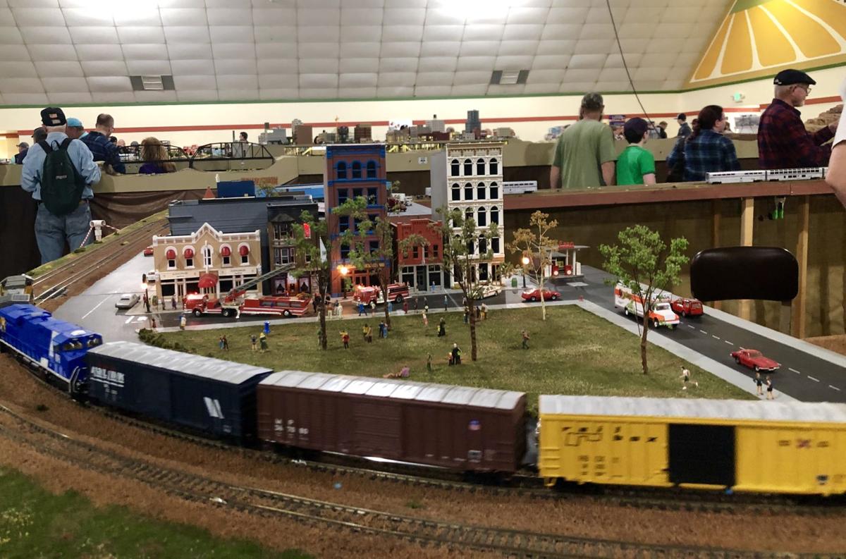 PHOTO GALLERY Model Train Show at the Kern County Fairgrounds Photo