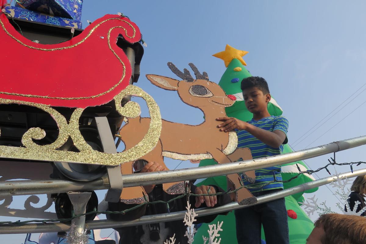 Bakersfield 34th Annual Christmas Parade Floats Multimedia